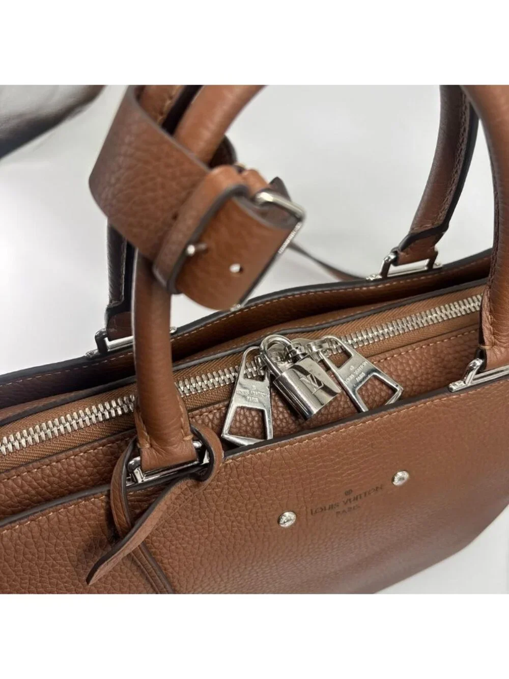 Louis Vuitton Taurillon Leather Alma Briefcase Business
